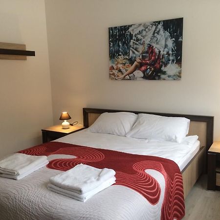 Apartment Mona Warsaw Przy Stacji Metra מראה חיצוני תמונה